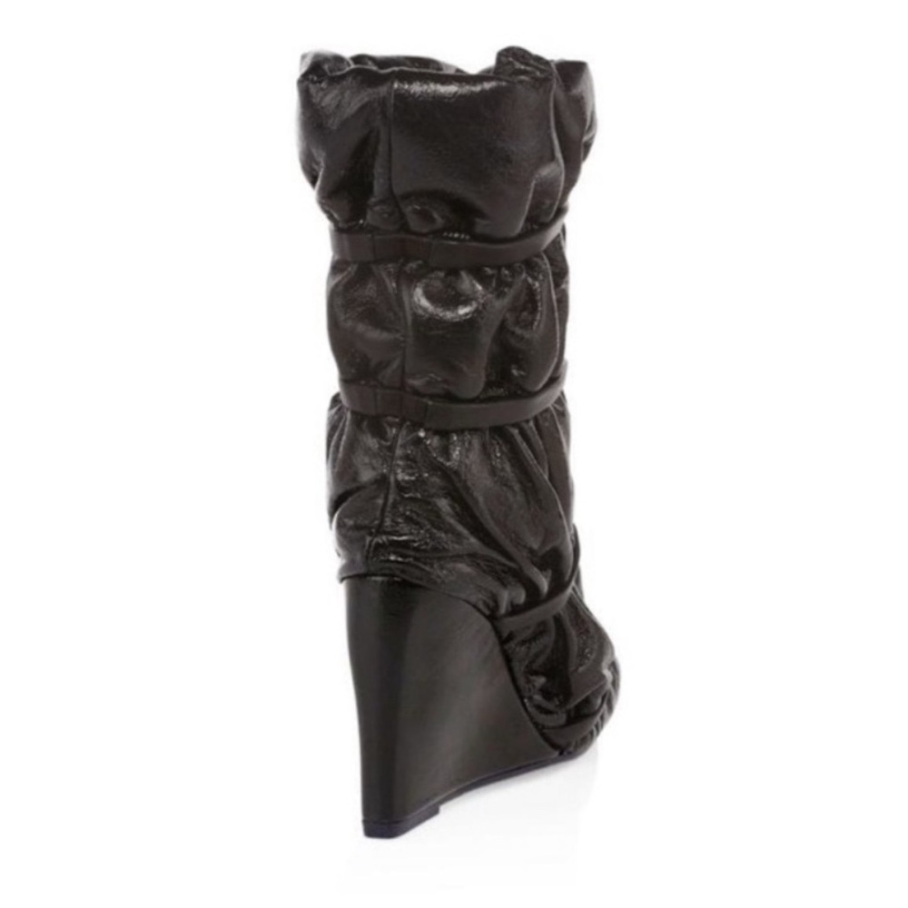 🛍️ sold 🛍️ STUART WEITZMAN duvet stud boot size 5 black Glasgow patent leather - Picture 7 of 9